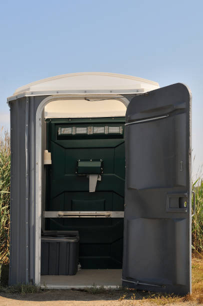 Porta potty delivery and setup in Kent, OH